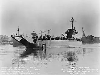 USS Gypsy (ARS(D)-1), lead ship of the Gypsy class, underway at Houston, TX, in 1946