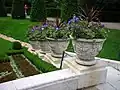 Vases and flowerbeds by the Sisi monument