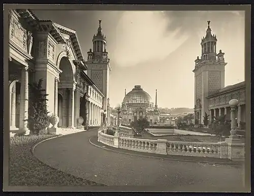 Court of Palms